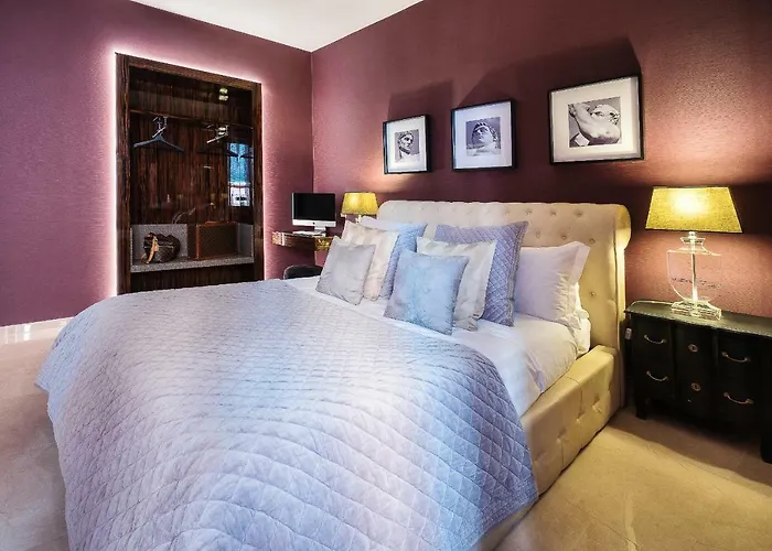 The Brunetti - Luxury Serviced Apartment *
